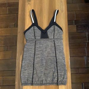 lululemon gently loved Fabulous Tank w/pocket Sz 4